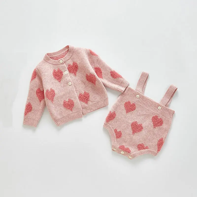 Корейский свитер с сердечками для маленьких девочек; хлопковый розовый кардиган с длинными рукавами; вязаный зимний джемпер для первого дня рождения для новорожденных