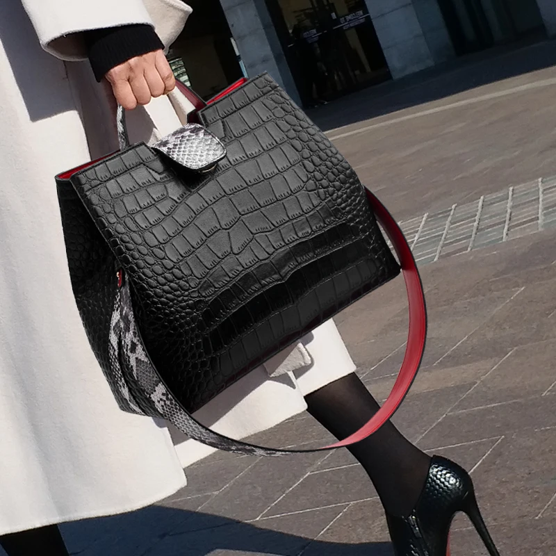 

High Quality Sexy Boa Pattern Embossed Leather Lady Shoulder Crossbody Handbags Designer Women Messenger Totes Bag New
