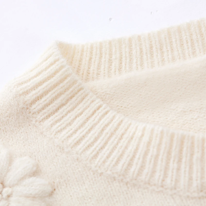 ARTKA Зимний женский свитер модный вязаный свитер с вышивкой ручной работы пуловер с круглым вырезом свитер с рукавами-фонариками YB11795D