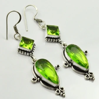 激安 Peridots 、シルバーオーバーレイ銅イヤリング、 65 ミリメートル、 E2202