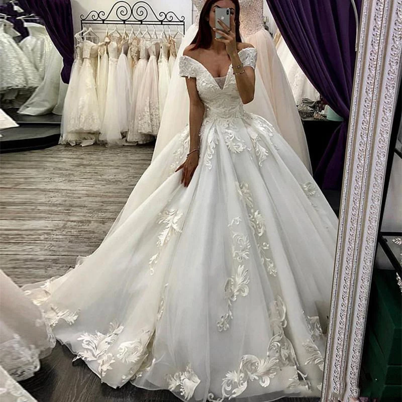 

Luxury Princess Ball Gown Wedding Dresses Off The Shoulder Lace Bride Dress Appliques Sweep Train Corset Wedding Gowns