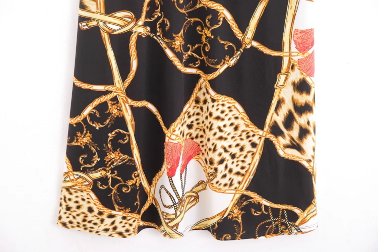 Printed skirt with geometric pattern stretch skirt
