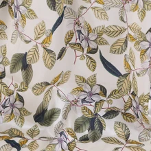 108 см в ширину 19 мм 93% шелк и 7% спандекс принт с зелеными листьями Белый стрейч шелк атлас Ткань для платья Cheongsam рубашка куртка B184