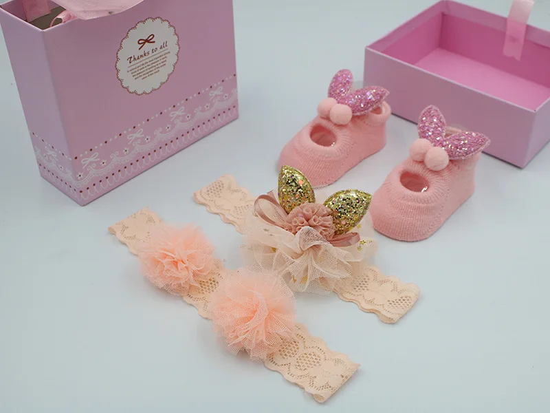 Повязка на голову для новорожденных девочек; повязка на голову с бантом и цветами; аксессуары для волос; носки в подарочной упаковке; Комплект из трех предметов; милые подарки для малышей - Цвет: 18-Pink