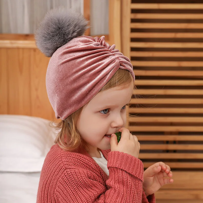 Детская шапка с помпоном, шапка-капот, теплая зимняя шапка для маленьких девочек, детская шапочка, золотистая бархатная детская шапка для маленьких девочек