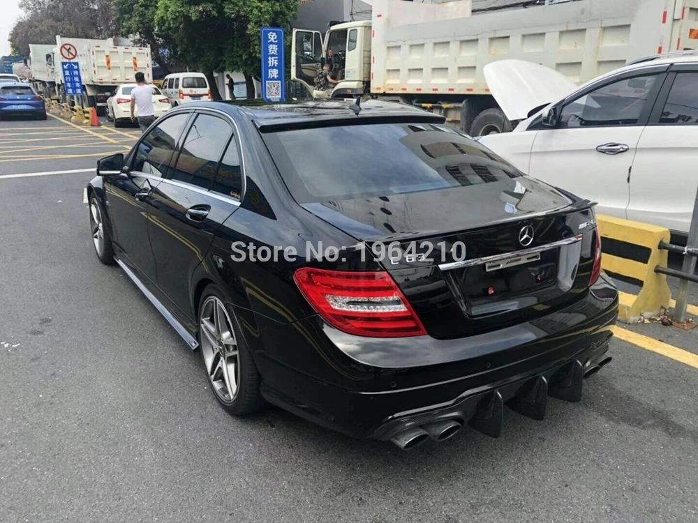 Для Mercedes Benz W204 C63 AMG 4 двери 2012 2013 AMG Стиль углеродное волокно задний бампер диффузор бампер спойлер протектор