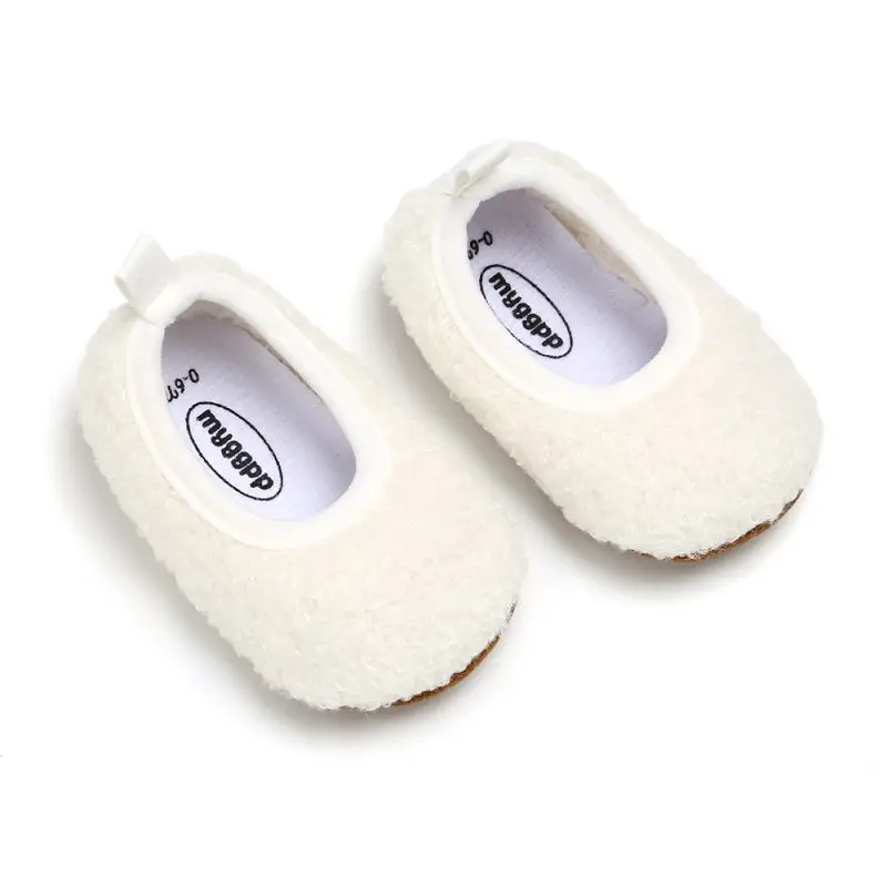 Модная детская обувь с искусственным мехом милые летние футболки для младенцев обувь для маленьких мальчиков и девочек домашняя обувь на мягкой подошве для детей 0-18 месяцев