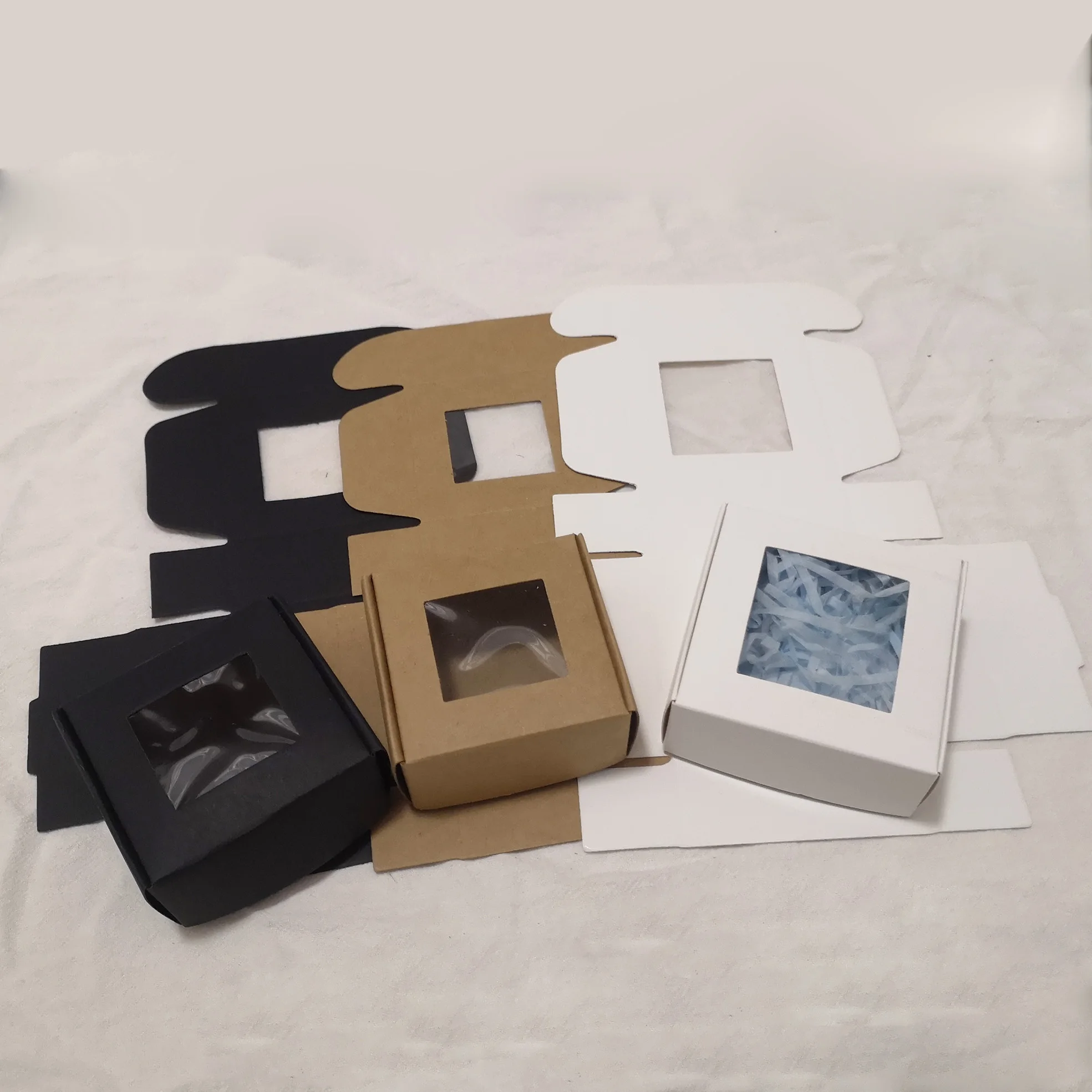 

500 шт. оптовая продажа бумажная Подарочная коробка DIY Крафтовая Коробка для мыла белая картонная коробка с ПВХ окном Свадебные Сувениры Коробка для конфет 4 размера