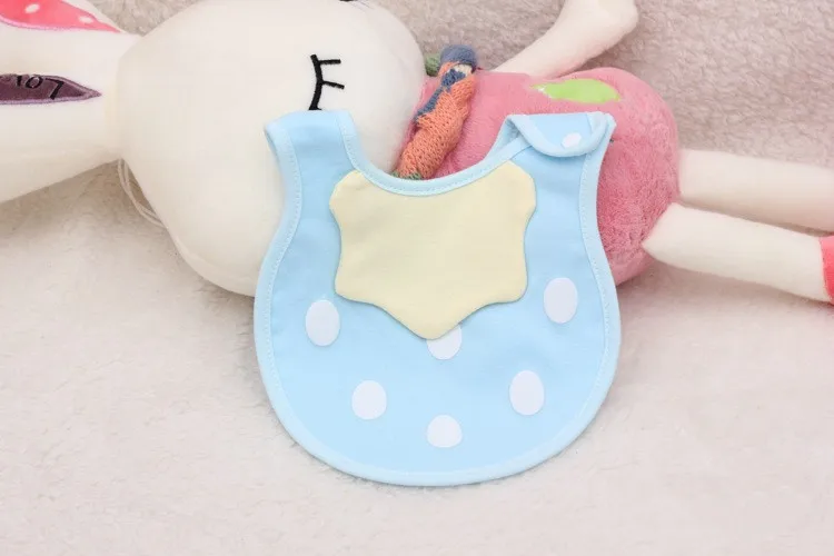 1 PCS Soft Newborn Cotton Girls Boys Baby Bibs Dot Strawberry Towel Feeding Burp Cloth Waterproof Infant Bandana Feeding accessoriesbaby eating 