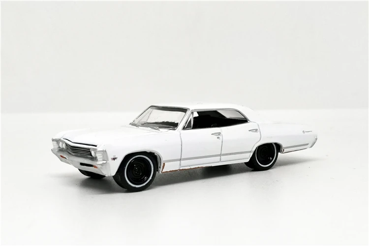 Зеленый светильник 1: 64 Chevrolet Impala Sport Sedan 1967 бутик сплава автомобиля игрушки для детей Детские игрушки модель оптом