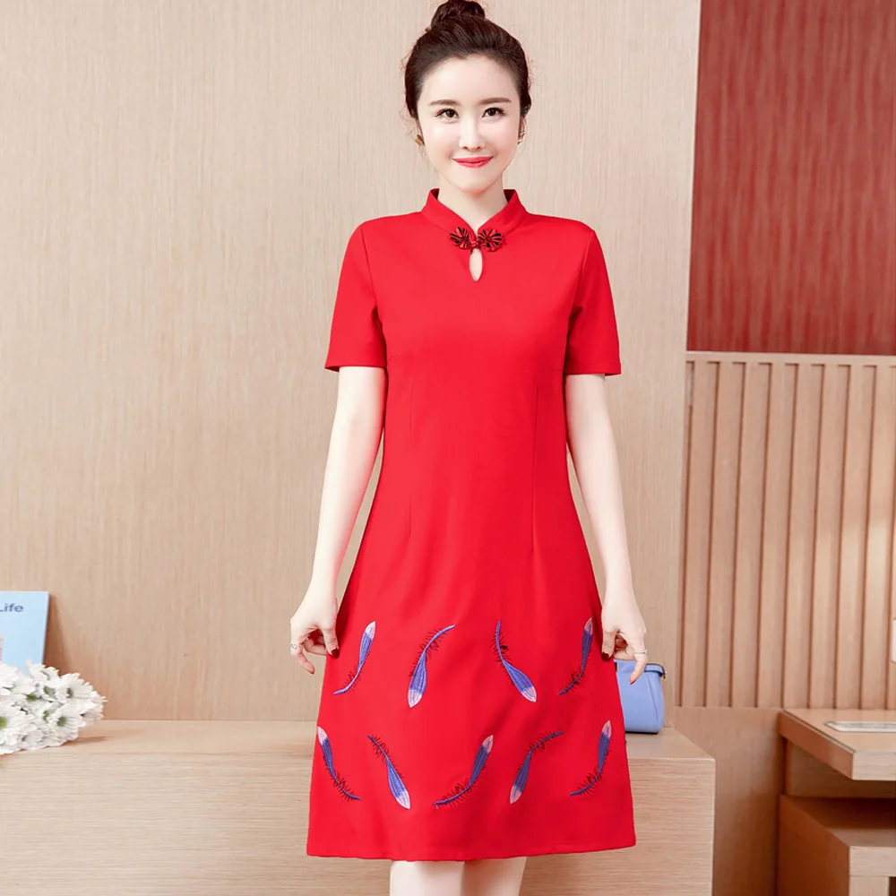 Весна и лето улучшенное платье Ципао с коротким рукавом и вышивкой перо элегантное красное черное платье Ципао китайское Новогоднее платье - Цвет: red