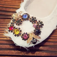 Обувь с украшением в виде кристаллов элегантные Для женщин вечерние Туфли без каблуков; женские водонепроницаемые Мокасины с закрытым носком; тонкие туфли; женские Стразы декоративные квадратные Ботинки с пряжками