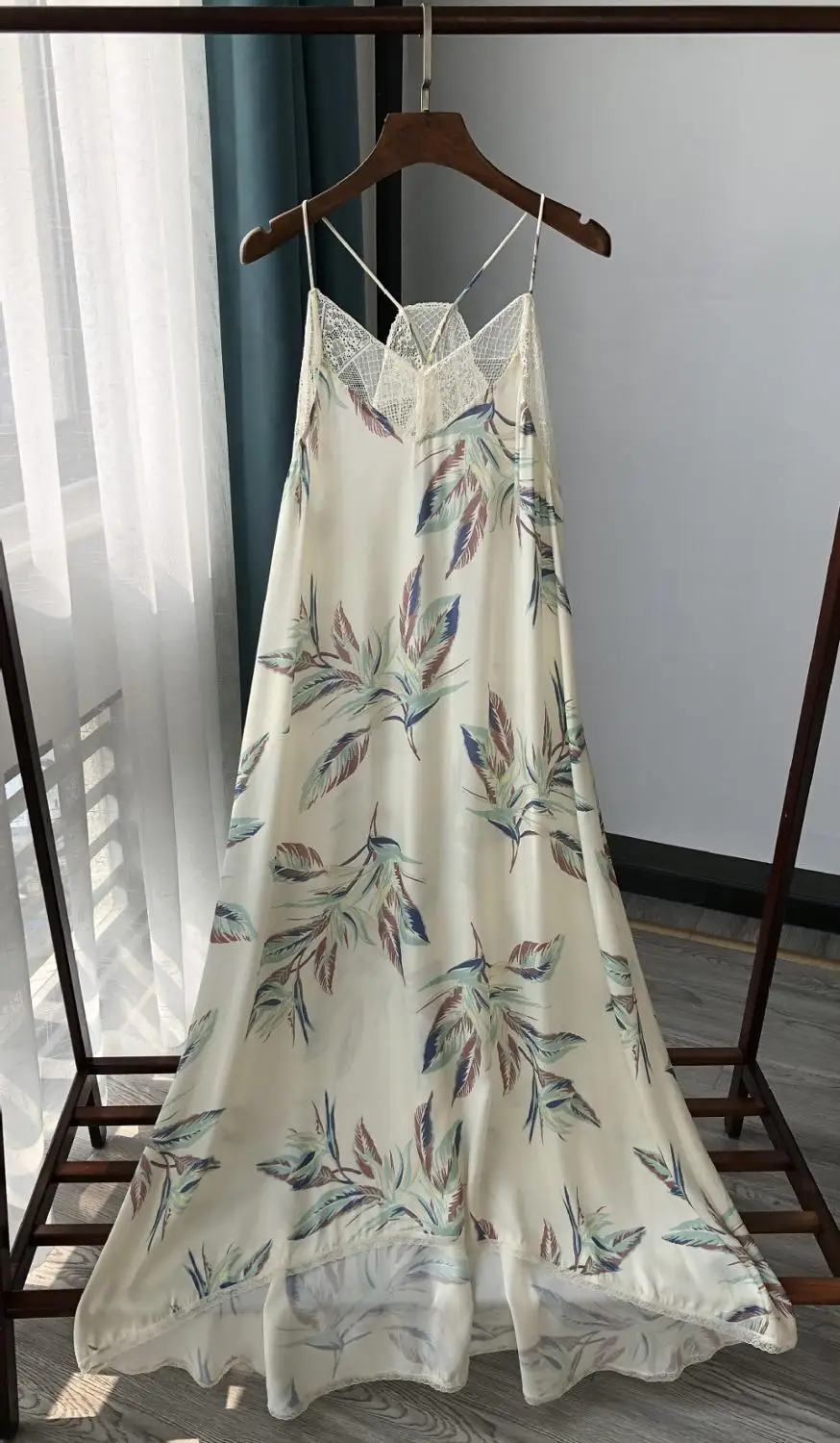 Женское милое кружевное платье миди элегантное лоскутное до середины икры с V