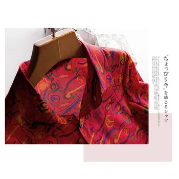 

2020 WOMEN early spring new spot silk shirt fashionable European and American street style letters graffiti
