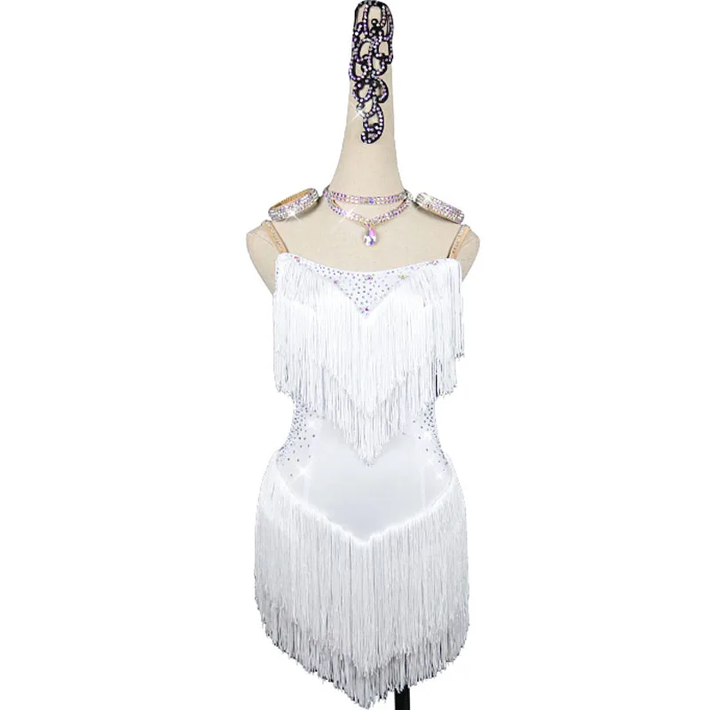 Женское платье для латиноамериканских танцев белое с бахромой и кисточками
