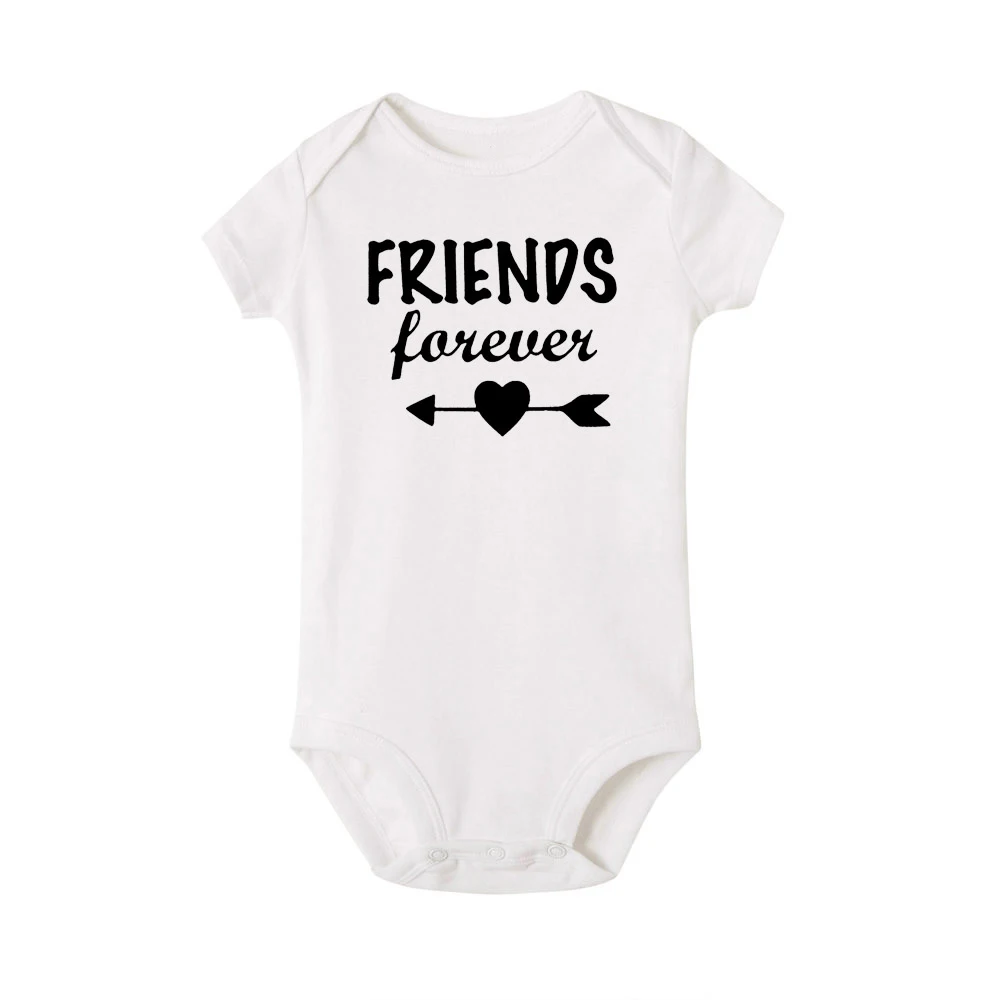 Детский летний комбинезон с короткими рукавами и надписью «Born Together and Friends Forever»; боди для близнецов; комбинезон для малышей; повседневный комбинезон