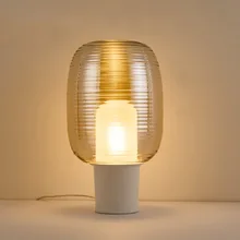 Постмодерн Минималистичная Резьбовая стеклянная лампа головы кровати скандинавский дизайнер пример комнаты кабинет спальня настольная лампа