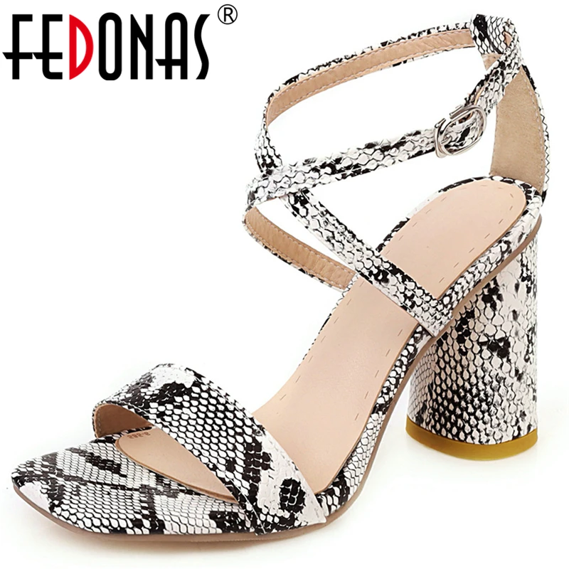 

FEDONAS Summer Euro Style Women Sandals 9.5cm Round Heel Fashion Sexy Wedding Night Club Mixed Colors Glitters Shoes Woman