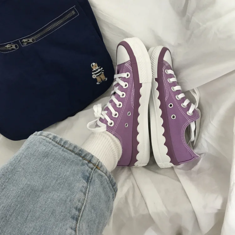 Подошва из вулканизированной резины Женская полотняная обувь Карамельный цвет фиолетовый кроссовки, украшенное цветочными лепестками, Форма подошва, плоская подошва, на шнуровке, обувь для школьников на каждый день