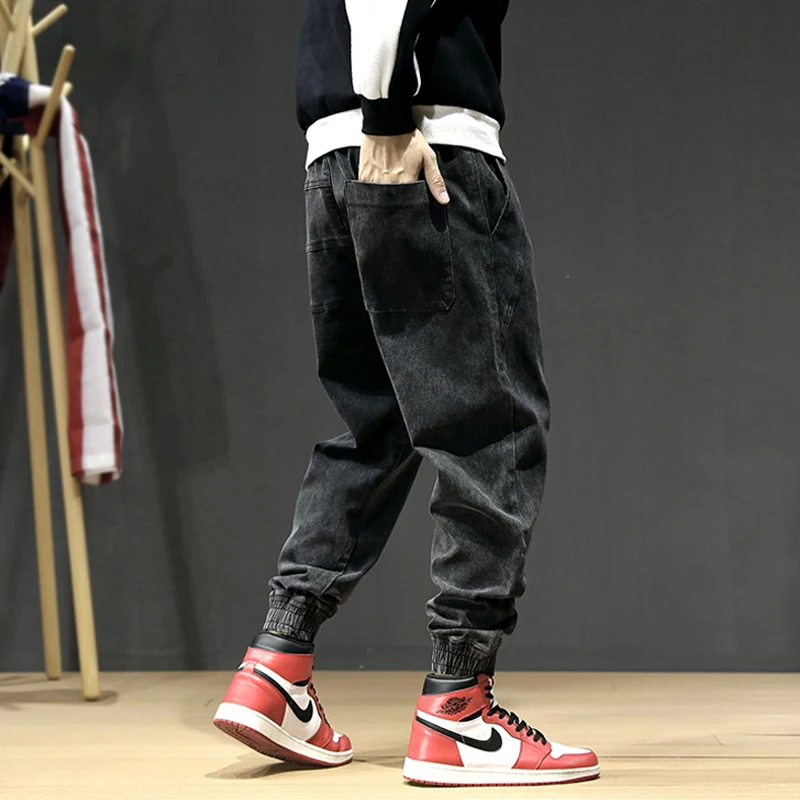 Japanese Style Fashion Men Jeans Loose Fit Spliced Designer Denim Cargo Pants Men Harem Jeans Streetwear Hip Hop Joggers Jeans