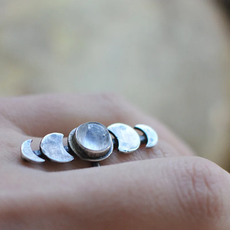 Finger ring Fashion jewelry Moon Phase Ring Moon Cycle Ring Ladies Imitate Moonstone Crystal Retro Silver Color Celestial