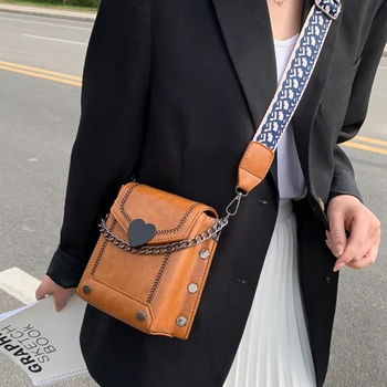 

2020 Vintage Heart Flap Bags Women Wide Shoulder Strap Rivet Top Handle Handbag Luxury Quality PU Top Handle Crossbody Bag Lady