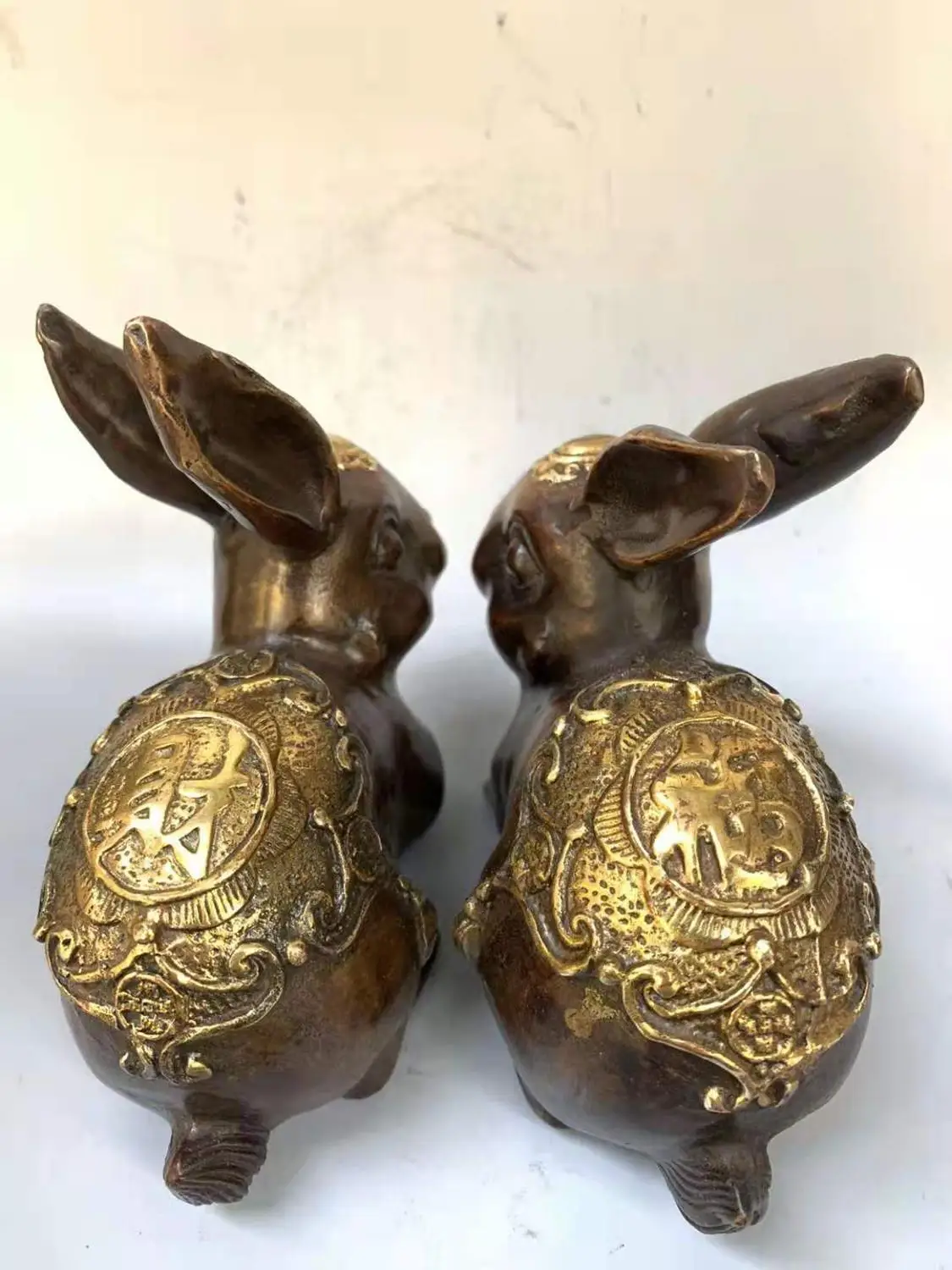 

Позолоченная статуя кролика династии Мин, пара