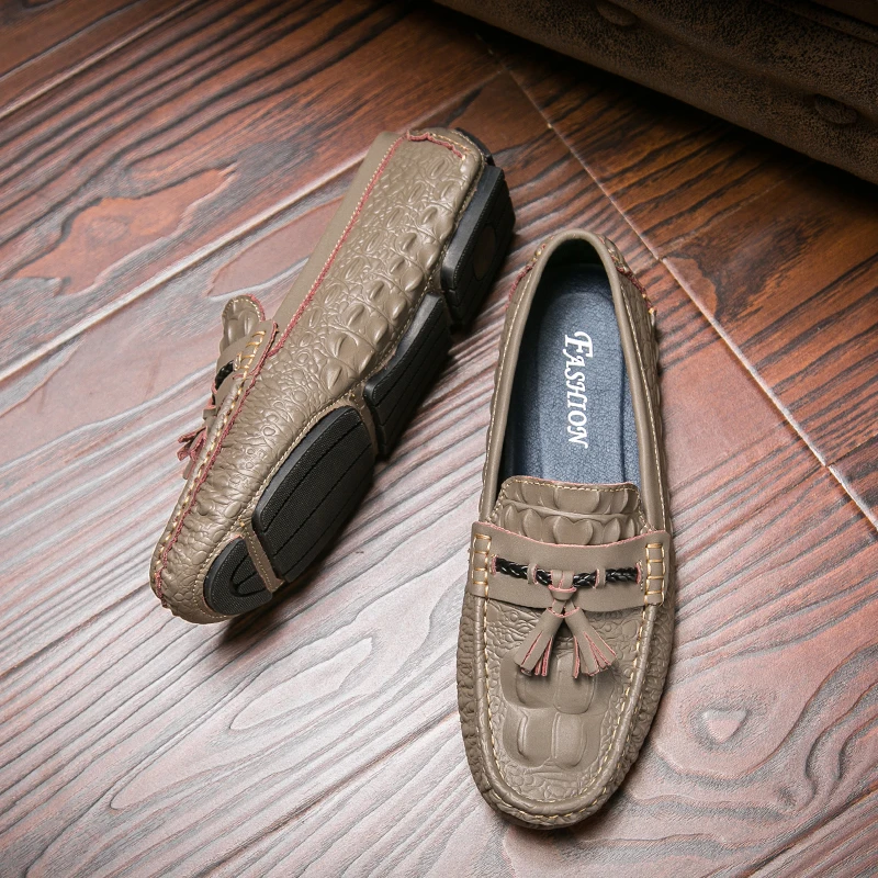 ALCUBIEREE Fashion Mens Tassel Loafers Men Split Leather Loafer Casual Shoes Man Moccasin Driving Shoes Slip On Flat Boat Shoes