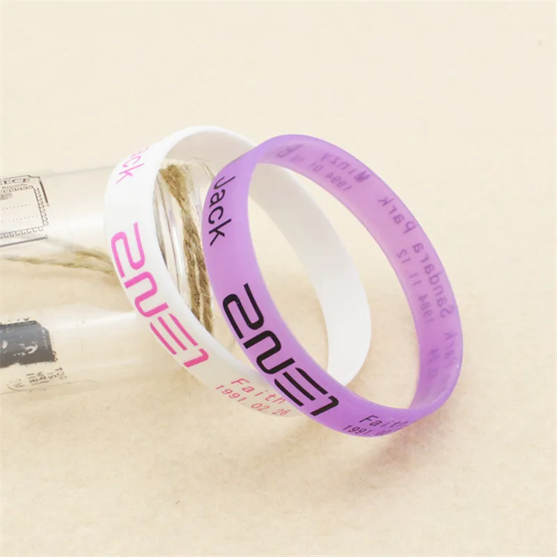 2203593570_1943607552