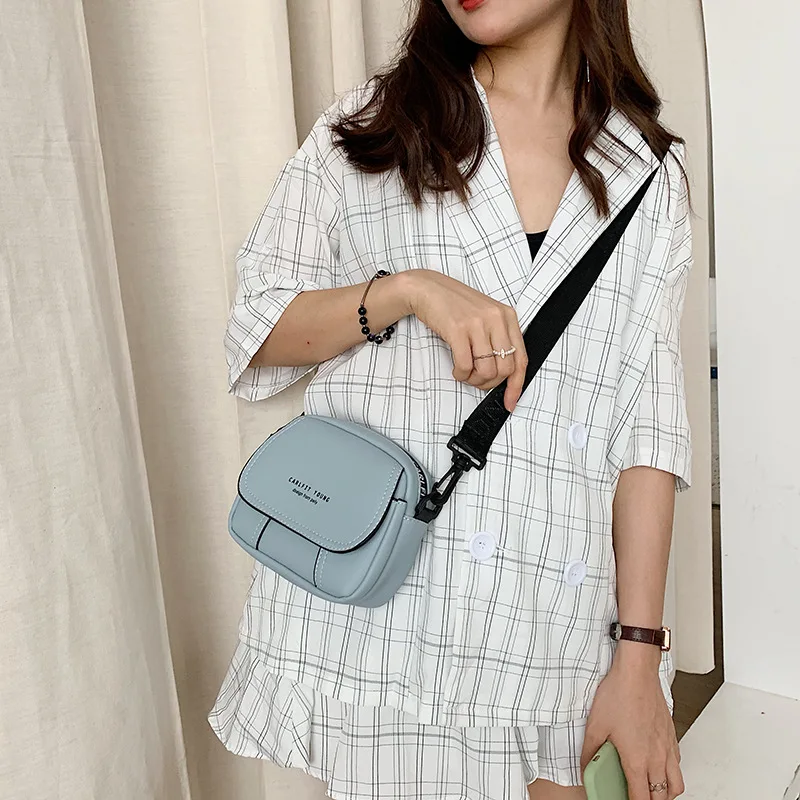 

2019 the new candy color square bag sports leisure one shoulder slanted women's bag