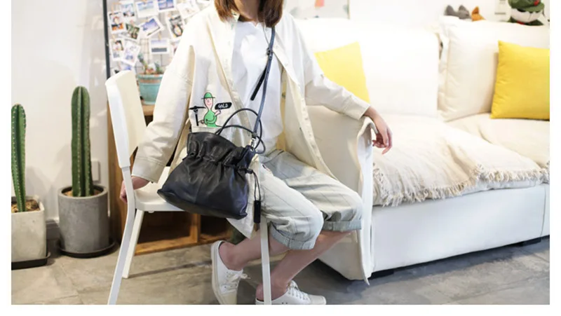 EUMOAN Women's soft leather bag, women's fashion retro large-capacity stiletto bag, one shoulder fold bag