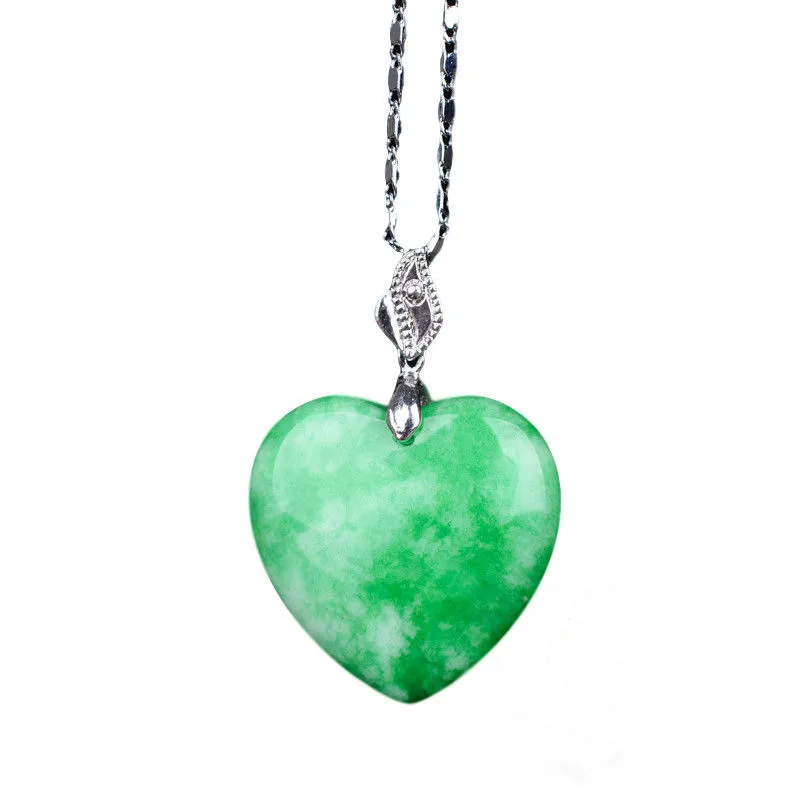 CHINESE JEWELLERY GREEN JADE LOVE HEART 
