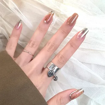 

Online Celebrity Wearing a Deconstructable Magic Mirror Smudge Manicure Patch Finished Product Nail Patch Patch Worn Manicure Wa