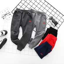 Детская одежда; коллекция года; сезон весна; Детские повседневные трикотажные спортивные брюки с вышивкой в Корейском стиле