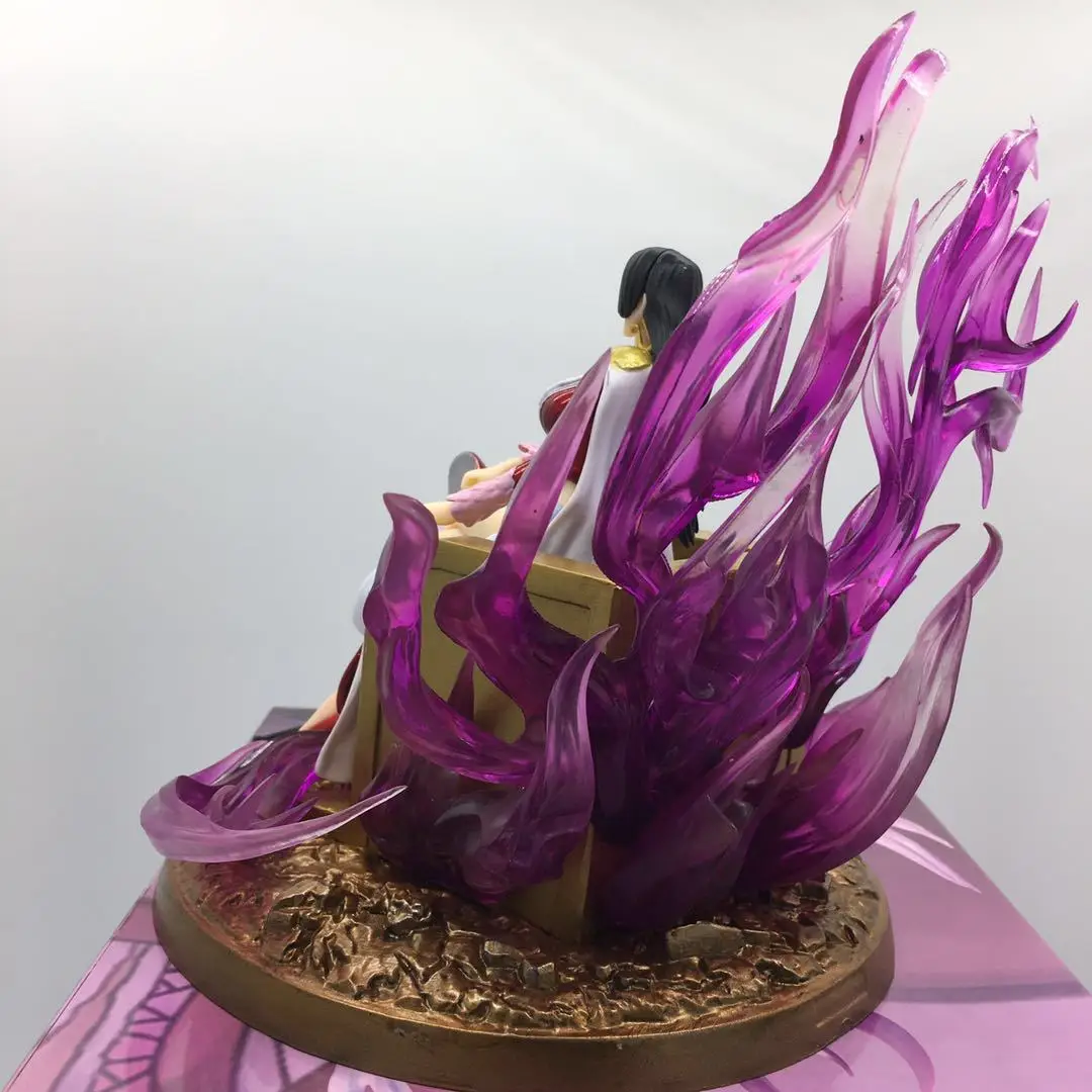 One Piece/Sea King ZERO Seven Wu Hai Throne Female Emperor bo ya · Hancock Boxed Garage Kit Model