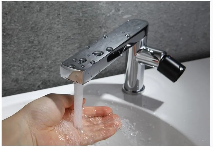 Vidric смеситель для раковины с одним рычагом вращения, современный латунный Смеситель для ванной комнаты, смеситель для раковины, черный хром