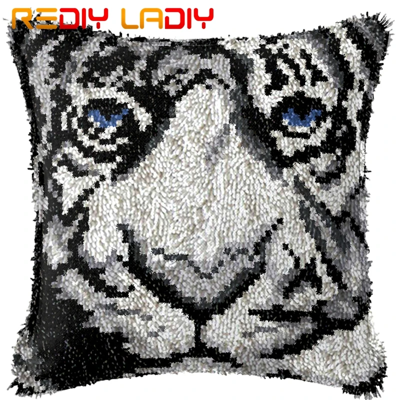 BZ835 Latch Hook Kits Make Your Own Cushion Big Red Love Pre-Printed Canvas Crochet Pillow Case Latch Hook Cushion Cover Arts& Crafts - Цвет: BZ835