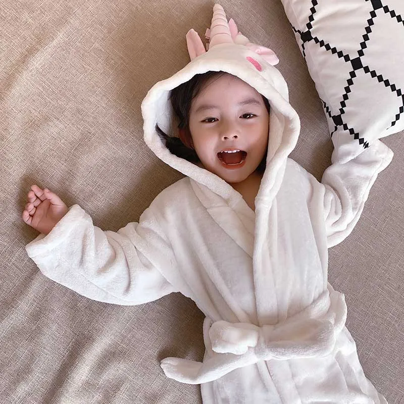 Банные халаты для малышей, пижамы с капюшоном и рисунком, зимний теплый фланелевый банный халат для маленьких мальчиков, детская одежда для сна