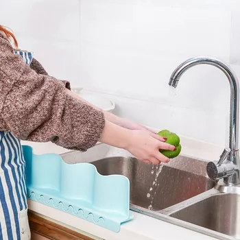 

1pcs Water Splash Guard Sucker Splash Water Baffle Pool Board Sink Shelf Kitchen Washing Dish Fruit Vegetable Anti-water Board