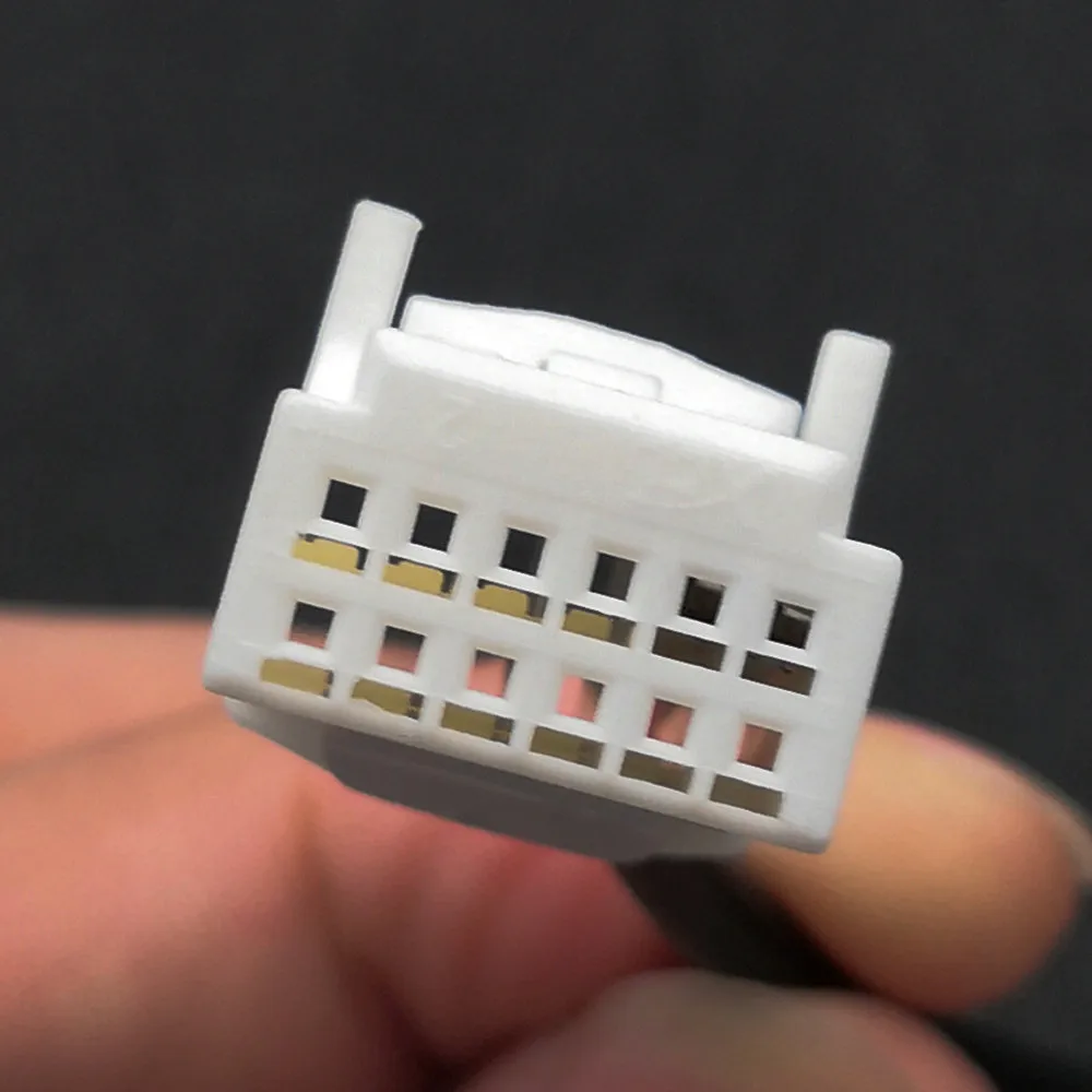 YIFOUM 10 шт. 12Pin видео Вход переключатель обратного Камера RCA Кабель-адаптер для Защитные чехлы для сидений, сшитые специально для Toyota Corolla Levin 2012 2013