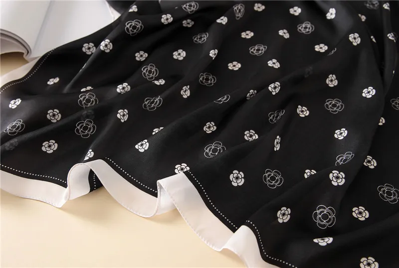 8807447719_2070773686