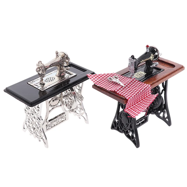 Kids Dollhouse Decor Miniature Furniture Wooden Sewing Machine with Thread Scissors Accessories for Dolls House Toys for Girls 3