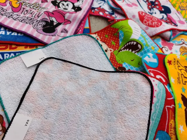 10PCS Mickey Mouse Minnie Mouse Party Favor Supply Cotton Square Kids Happy Birthday Party Gift Souvenir Cute Giveaway 2