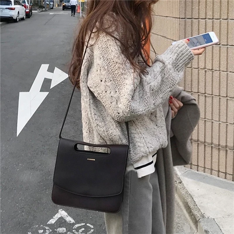 TWOTWINSTYLE корейский вязаный женский свитер с круглым вырезом и длинными рукавами с вырезами пуловеры женские осенние негабаритные модные новые