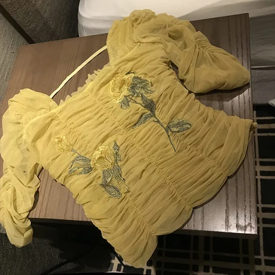 yellow Cakucool/женские блузы с вышивкой розы, плиссированные, тонкие, сетчатые, шифоновые блузки, женские летние топы с короткими рукавами, милая блузка - Цвет: yellow