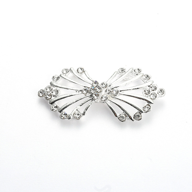 Style Blouse Shirt Lapel Collar Cardigan Clip Fashion Women Girls Vintage Shiny Crystal Pin Brooch Cape Cloak Clasp Fastener