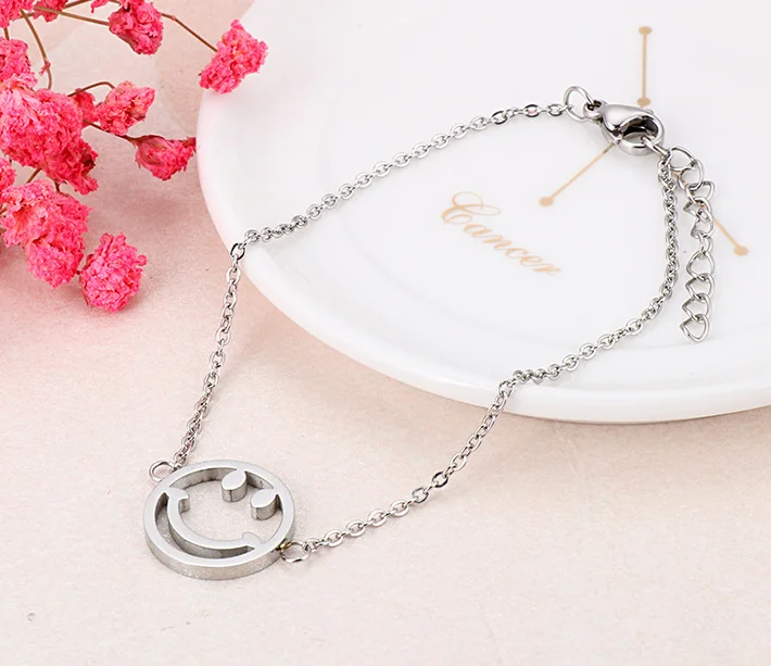 ST29-82- Silver Chain Face Smile Bracelet Stainless Steel Silver Chain Color Jewelry Women Gift Fashion Accessory