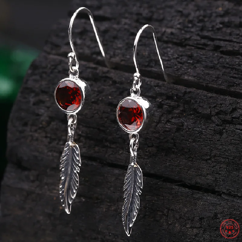 

Trendy S925 Sterling Silver Earring 2022 New Popular Retro Garnet Feather Tassels Pure Argentum Gem Jewelry for Women Lover