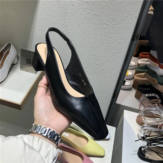 Босоножки с ремешком на пятке и квадратным носком; шикарные желтые босоножки на среднем массивном каблуке; туфли-лодочки; модная обувь; коллекция года; роскошная женская обувь черного цвета с ремешком высокого качества - Цвет: Черный