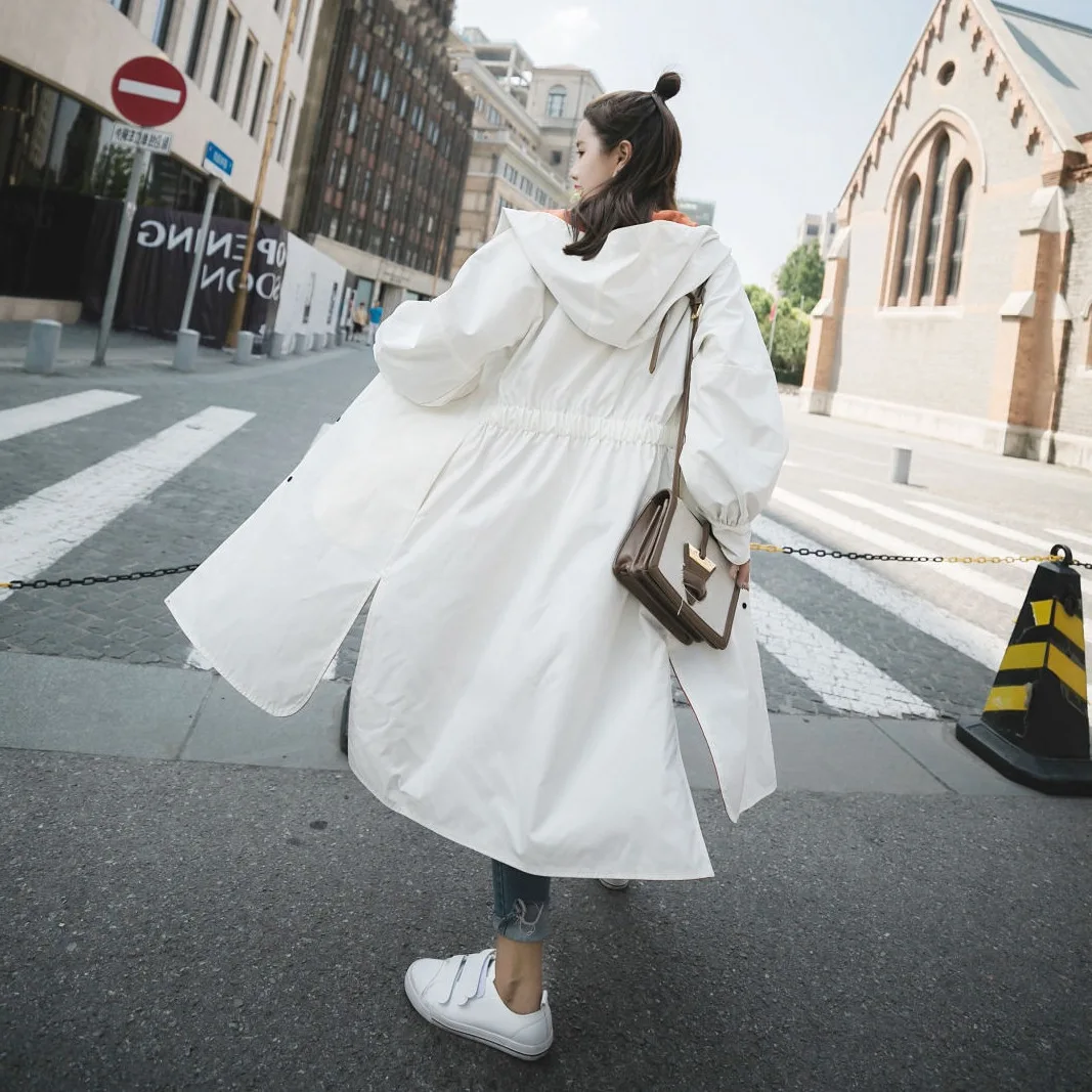 

Photo Shoot in Sense of Design Reversible Hooded Single-Breasted Loose Casual Pleated Waist Hugging Mid-length Trench Coat Women